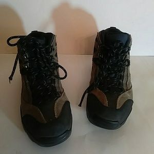 Ozark Trails hiking boots-sz 7